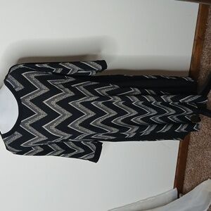 Emma & Michele black and white abstract quarter sleeve midi dress size large